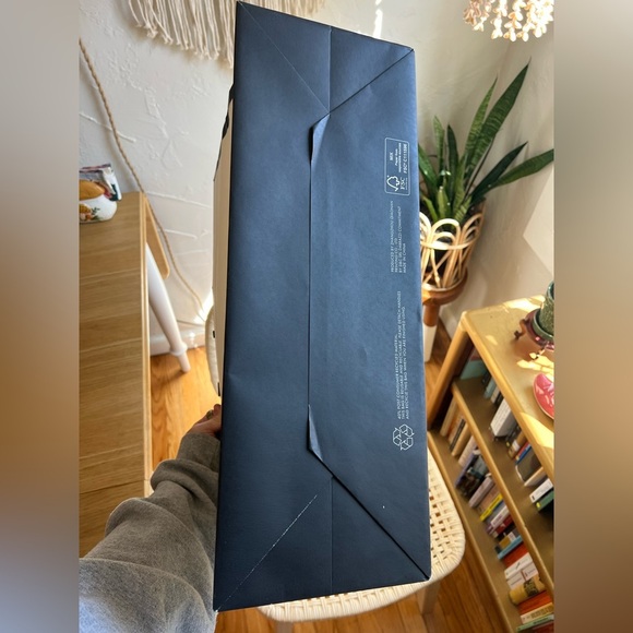 Gucci Large Shopping Bag 18x14 Black & White Ribbon Handles Luxury Gift Bag - Picture 7 of 7